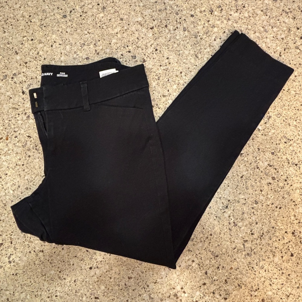Old Navy Black Pixie Pants, Skinny, Size 0